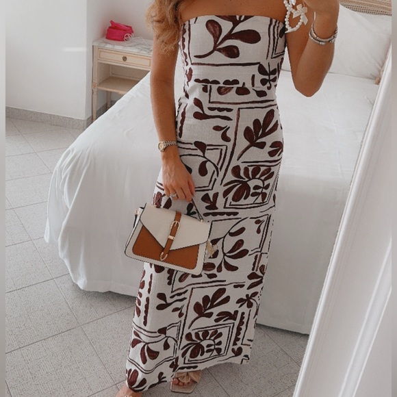 Dresses & Skirts - White and Brown Dress